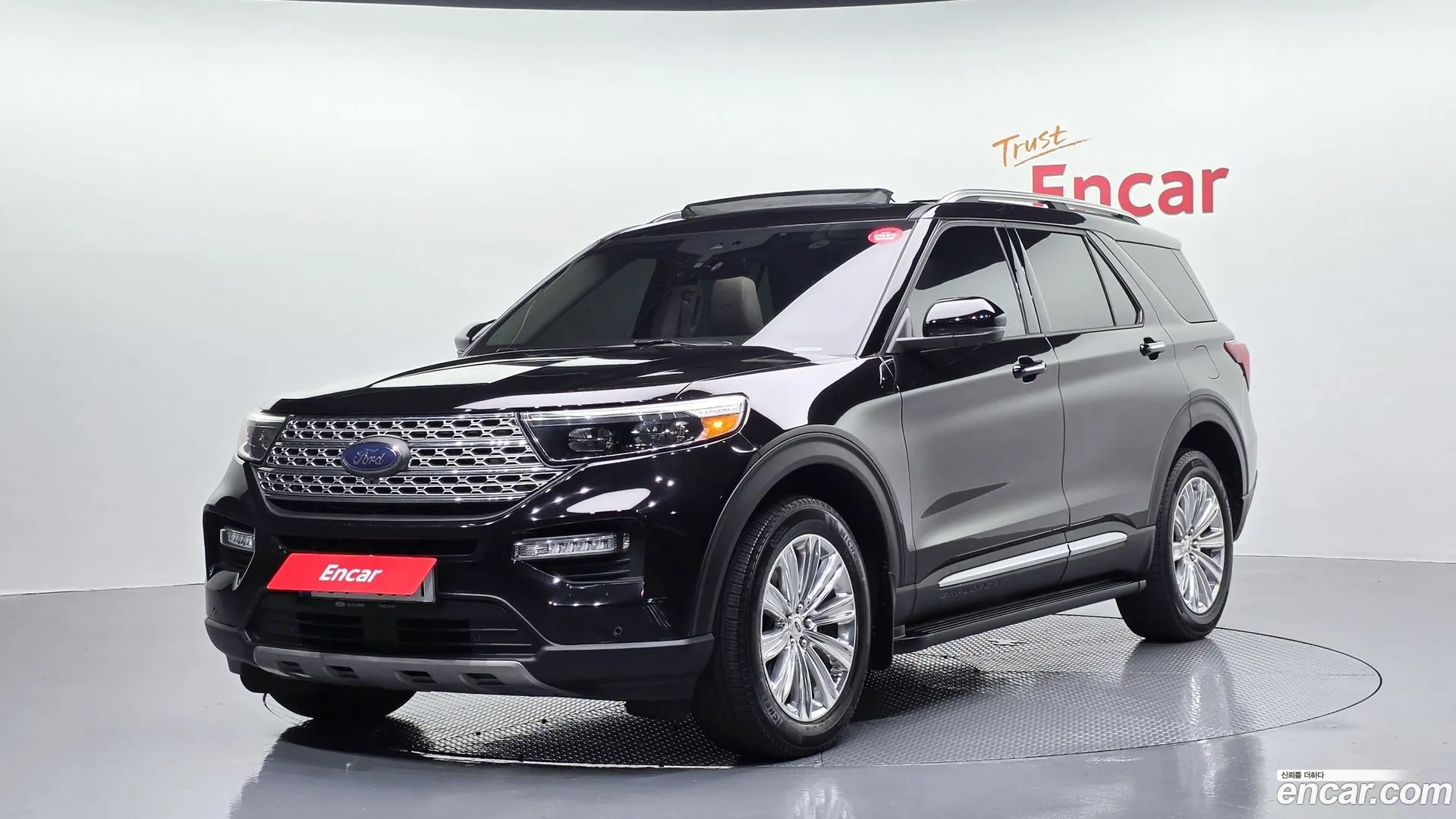 Ford Explorer 2020 — фото 1