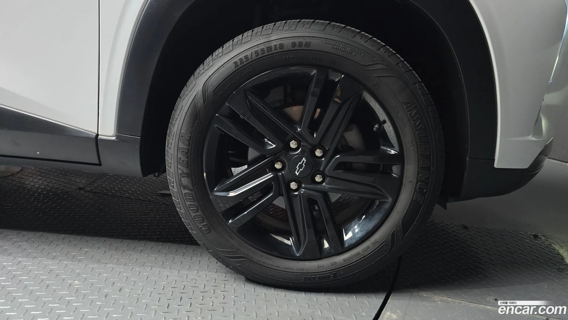 Chevrolet Trax 2023 — фото 1