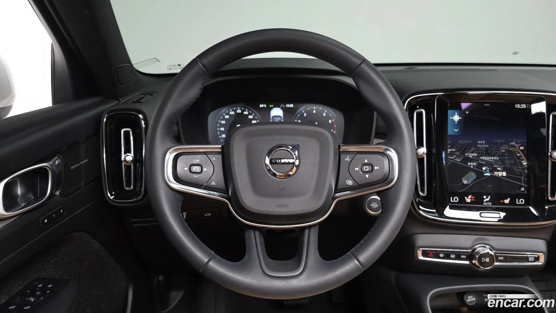 Volvo XC40 2022 — фото 3