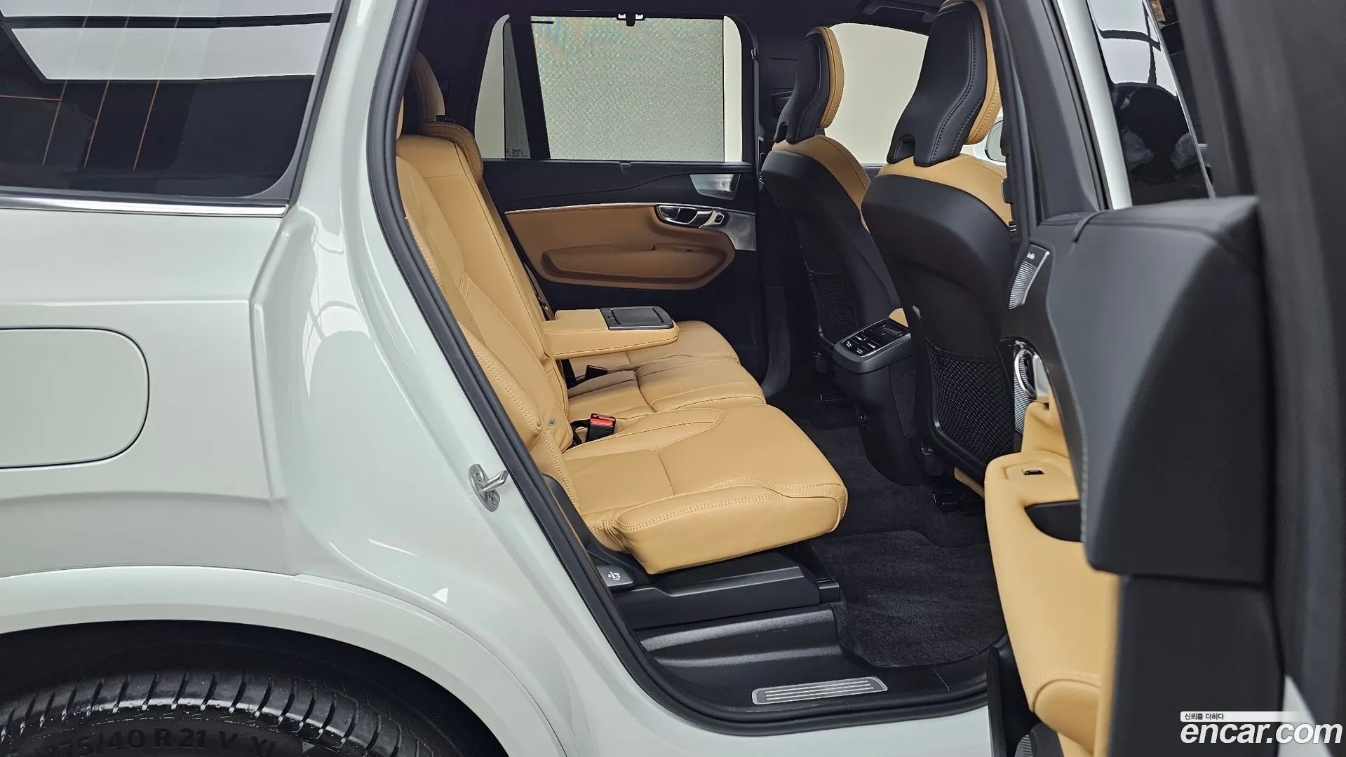Volvo XC90 2023 — фото 1