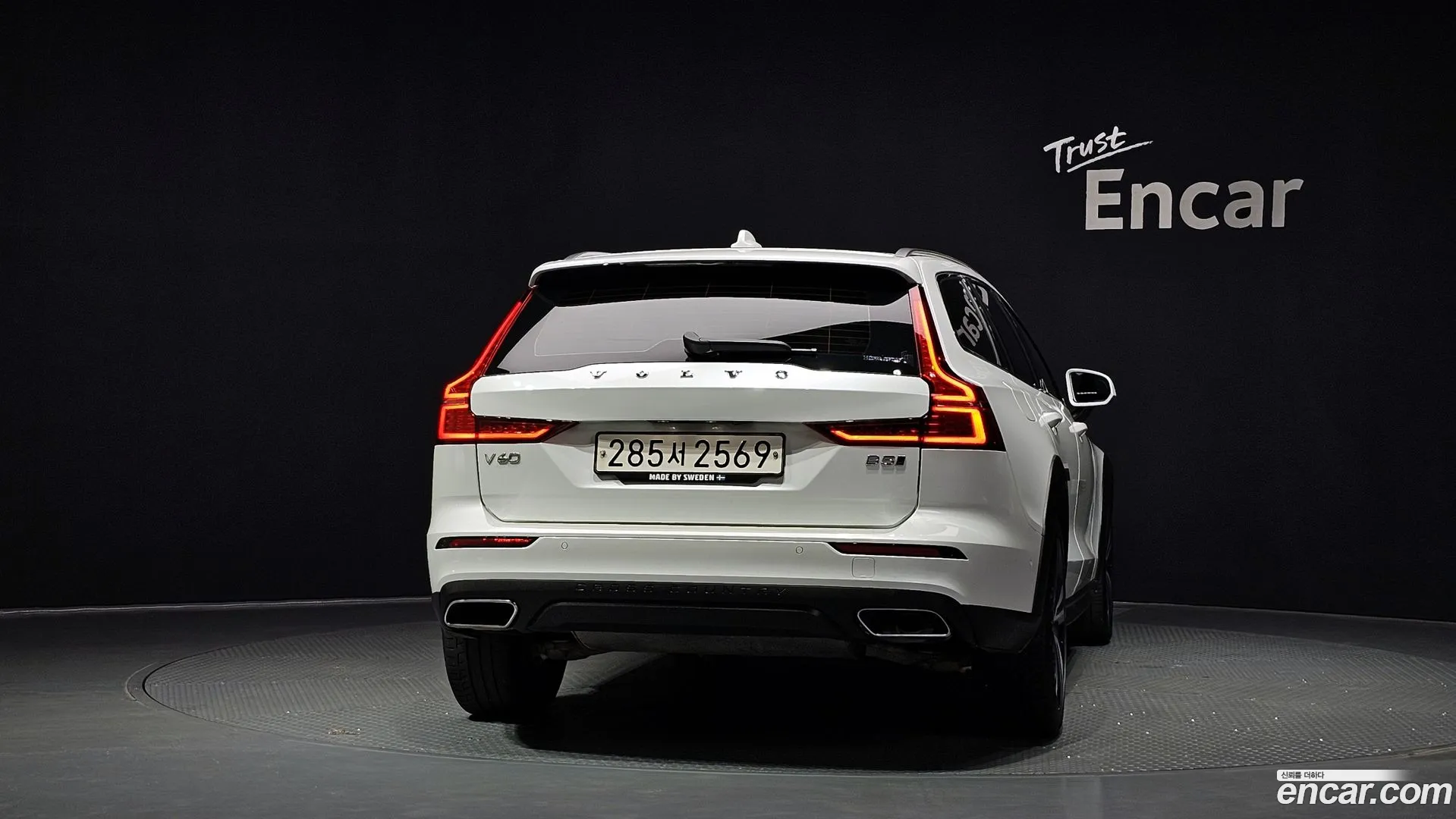 Volvo V60 Cross Country 2020 — фото 1
