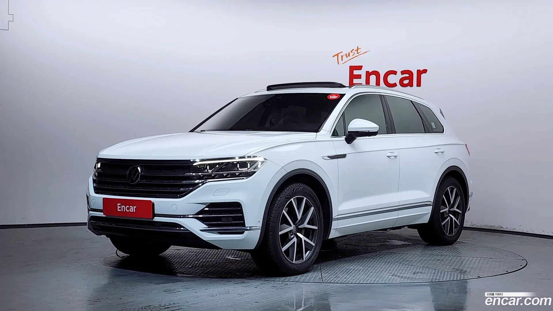 Volkswagen Touareg 2023 — фото 4