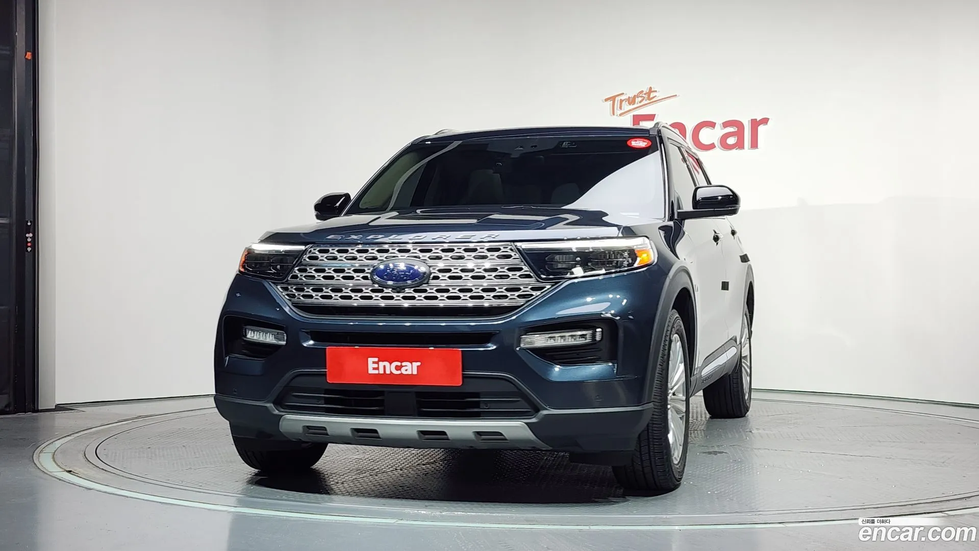 Ford Explorer 2023 — фото 4