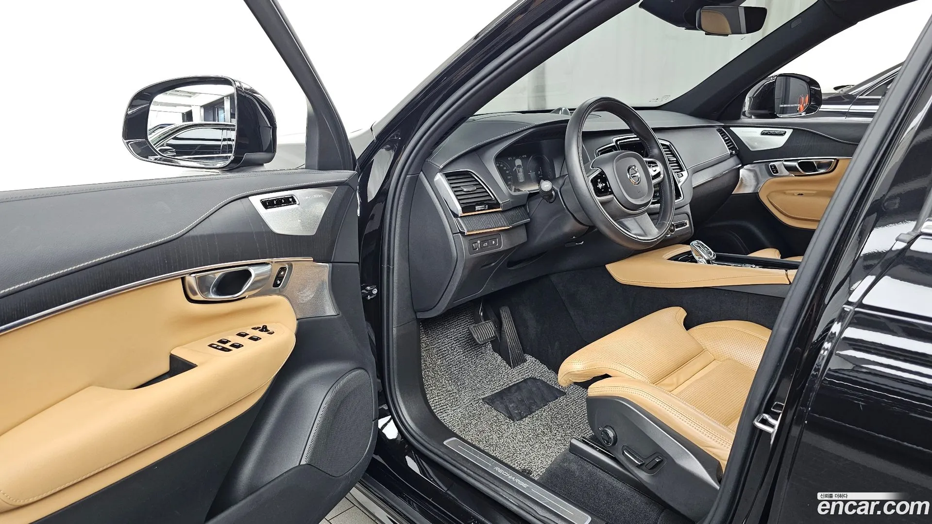 Volvo XC90 2021 — фото 1
