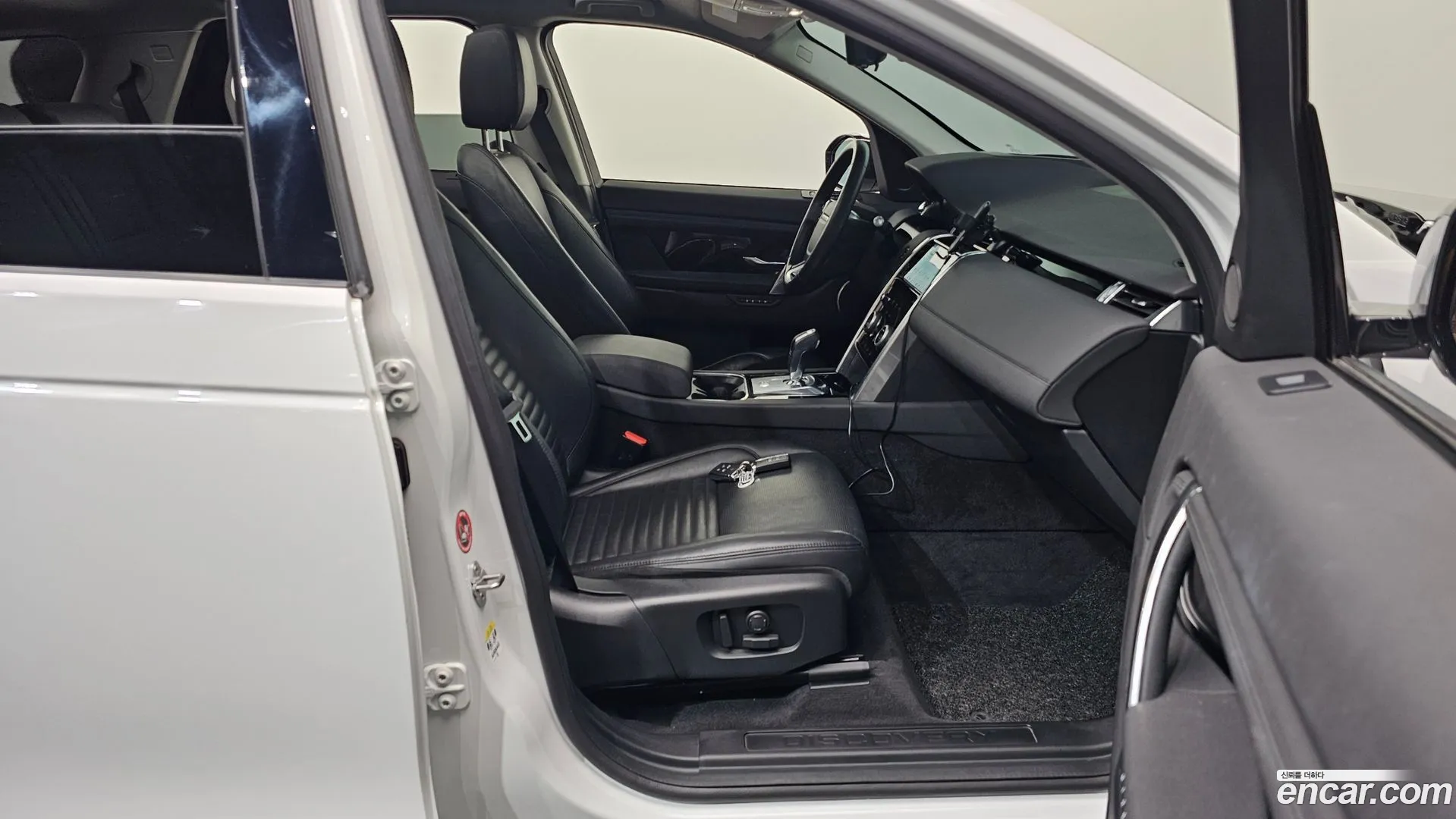 Land Rover Discovery Sport 2020 — фото 2