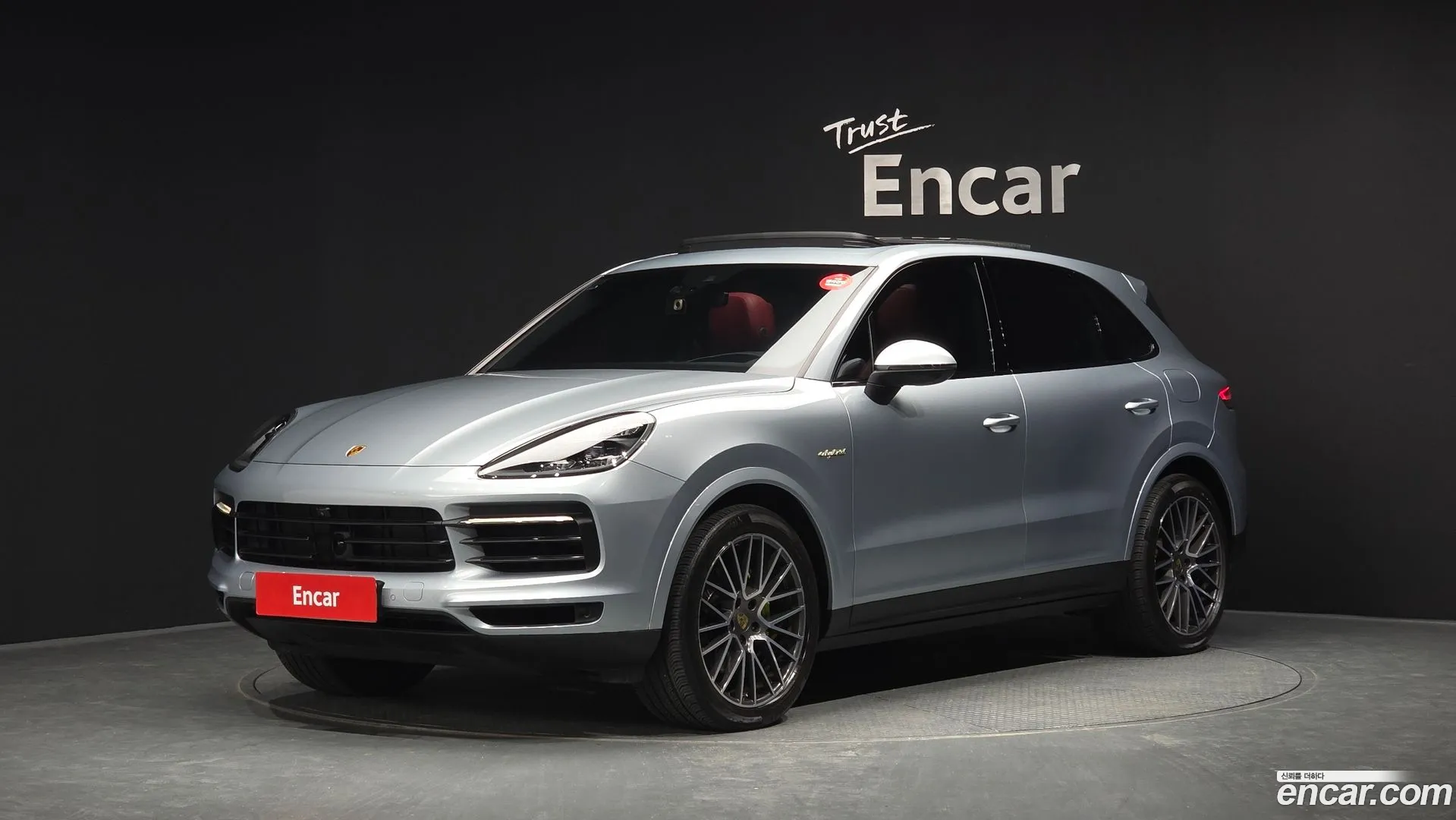 Porsche Cayenne 2021 — фото 1