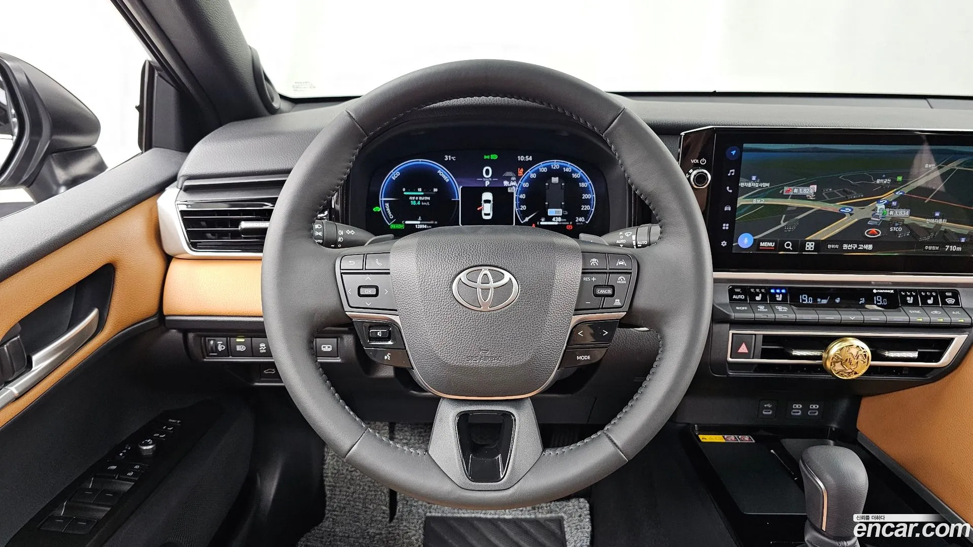 Toyota Camry 2025 — фото 1