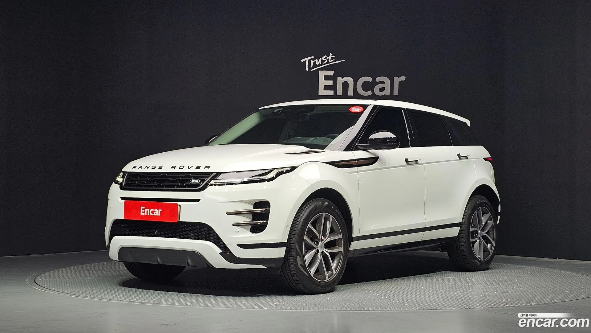 Land Rover Range Rover Evoque 2025 — фото 1
