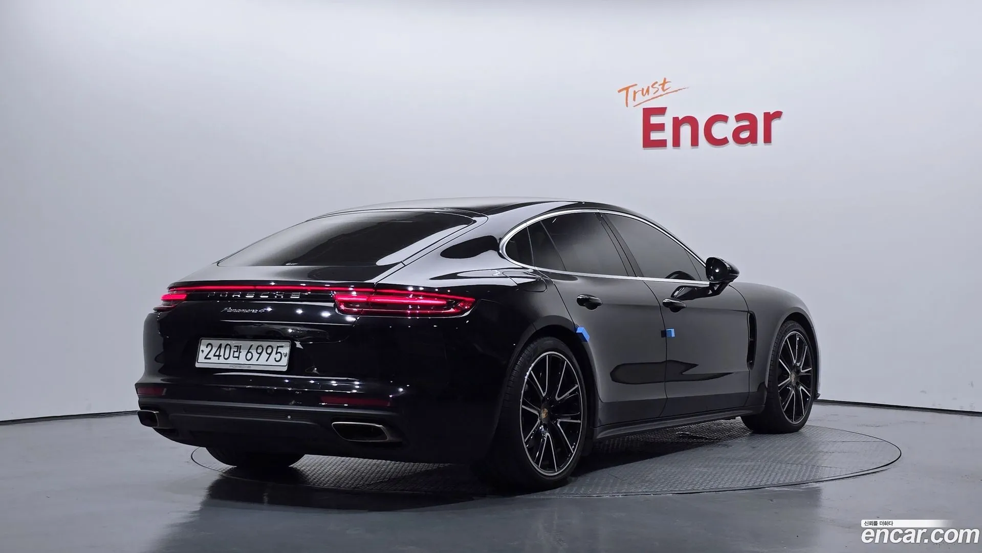 Porsche Panamera 2020 — фото 1