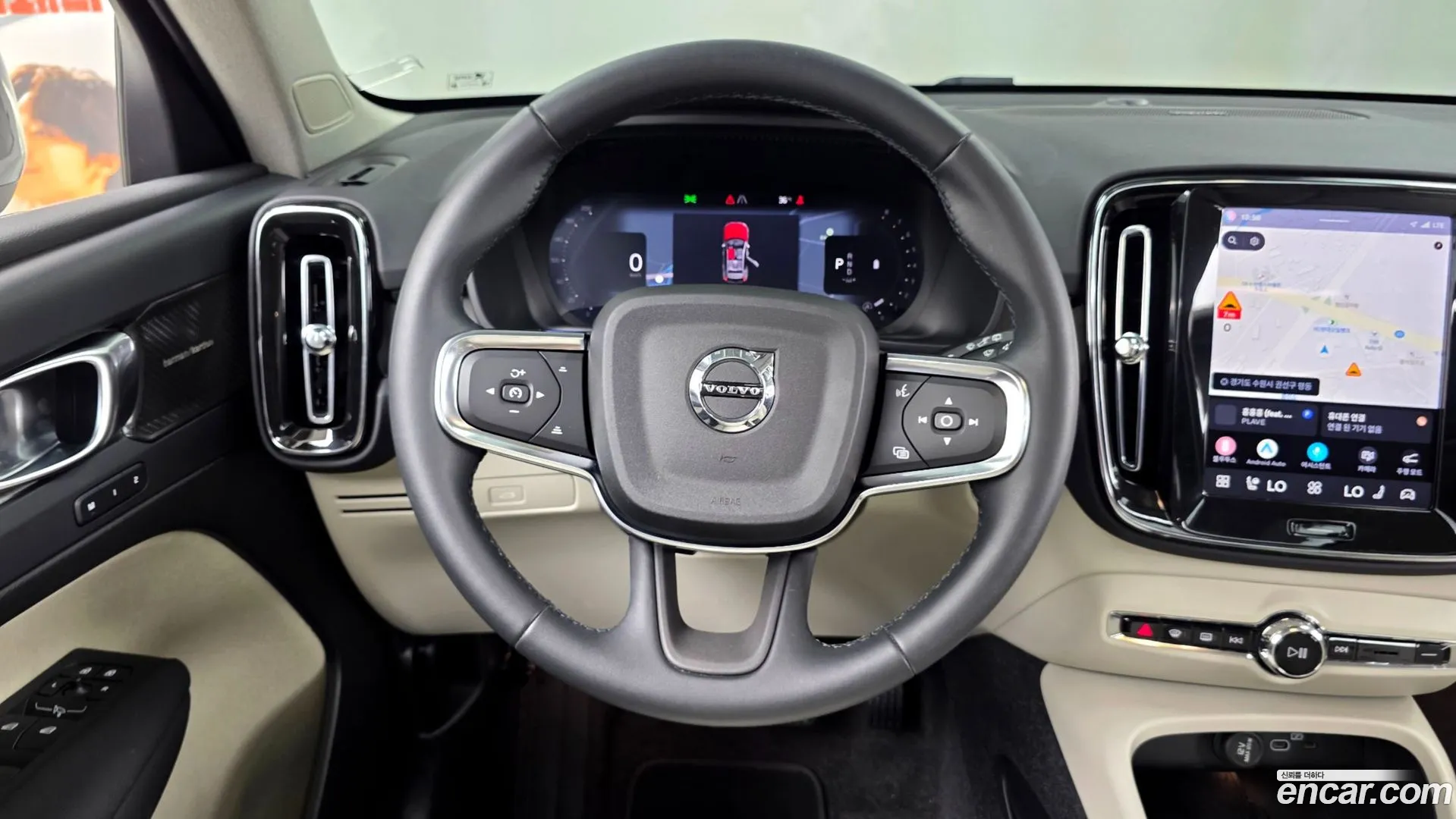 Volvo XC40 2025 — фото 2