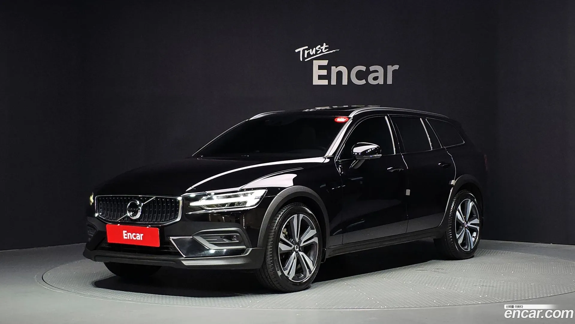 Volvo V60 Cross Country 2021 — фото 2