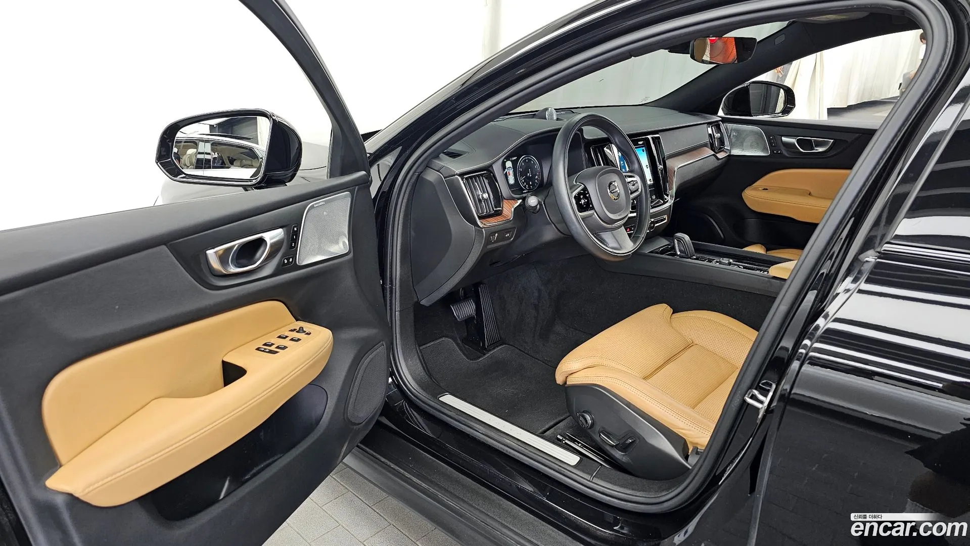 Volvo V60 Cross Country 2021 — фото 3