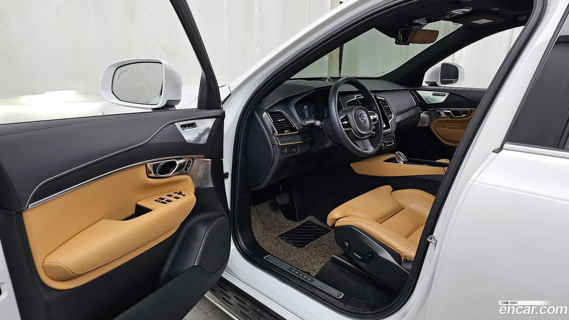 Volvo XC90 2021 — фото 1