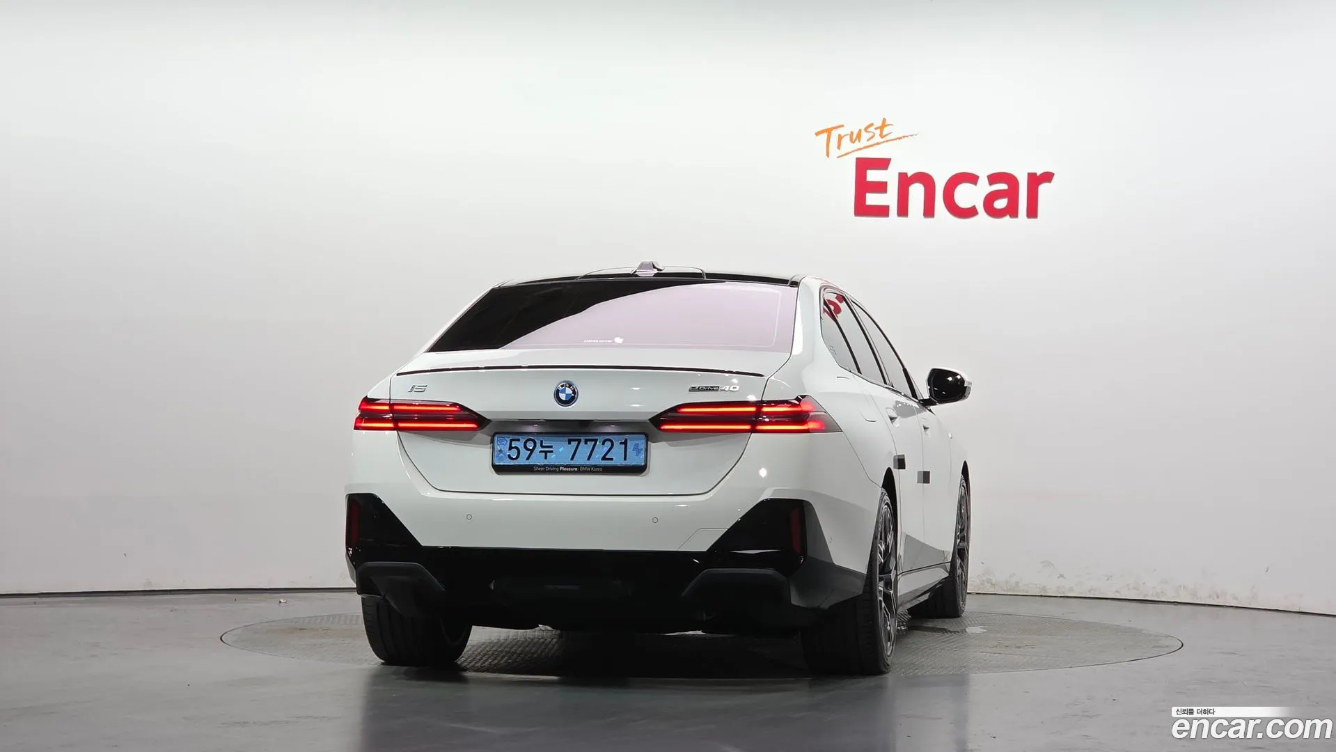 BMW i5 2024 — фото 1