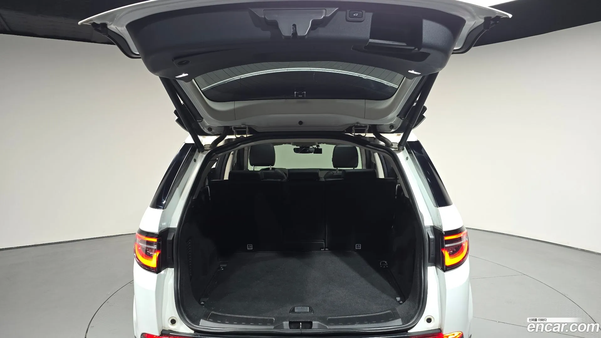 Land Rover Discovery Sport 2020 — фото 3