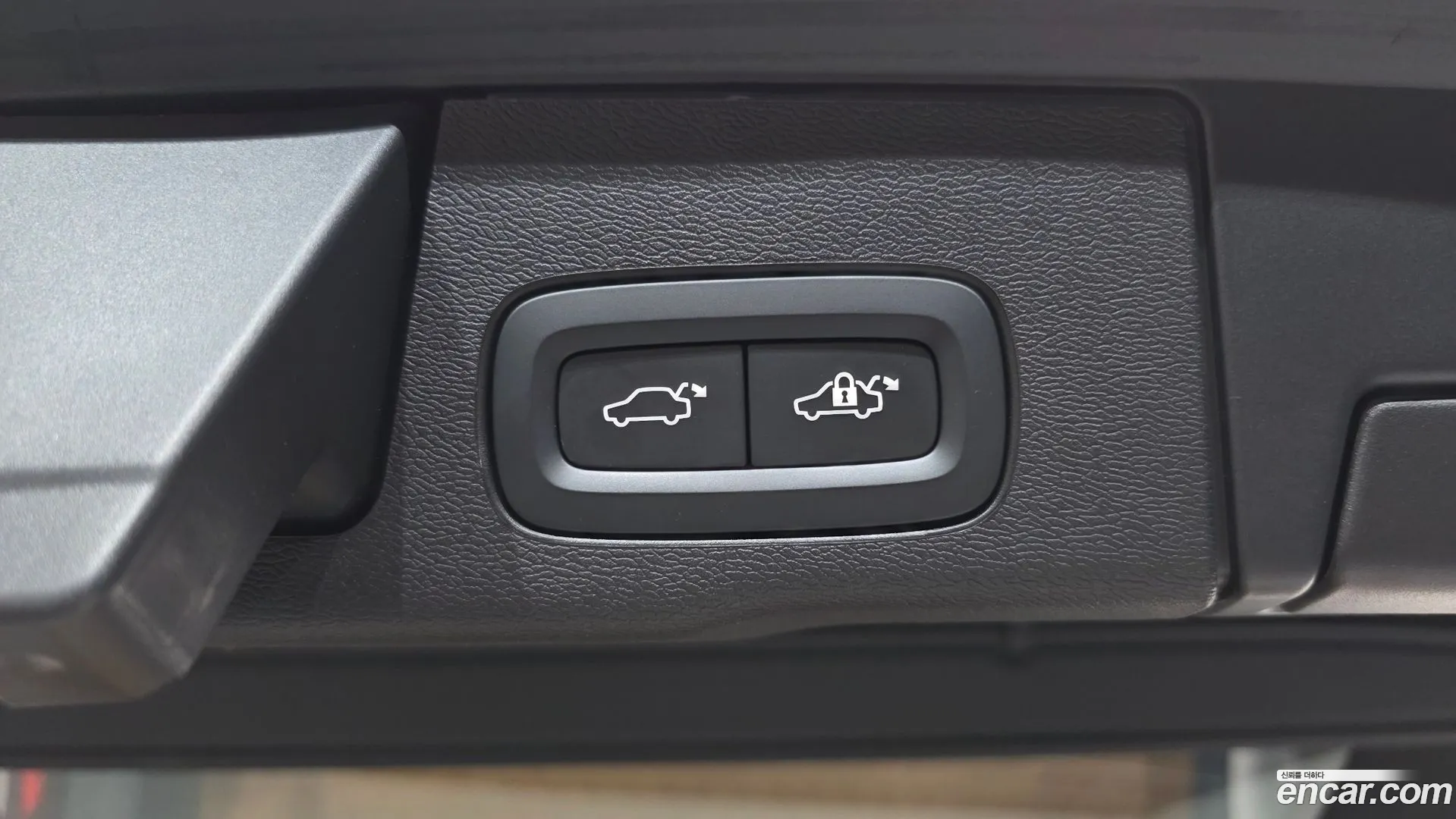 Volvo XC60 2025 — фото 1