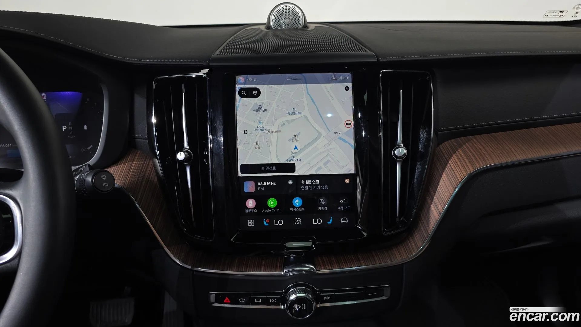 Volvo XC60 2023 — фото 1