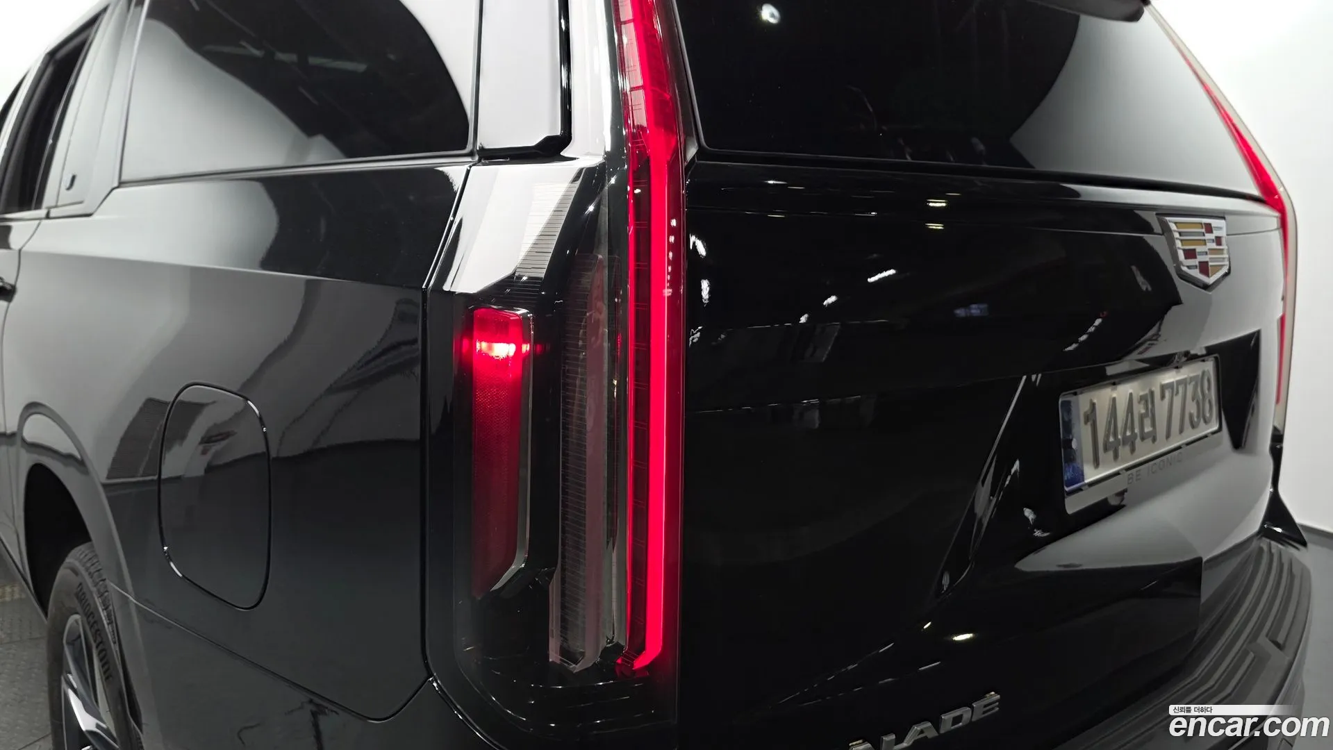 Cadillac Escalade 2023 — фото 1