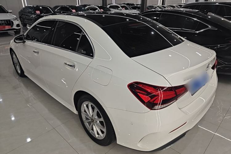 Mercedes-Benz A 200 L 2020 — фото 4