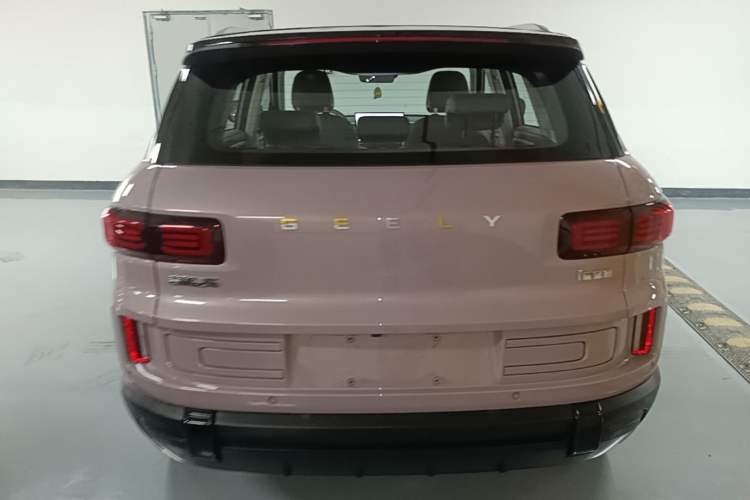 Geely Icon 2026 — 5