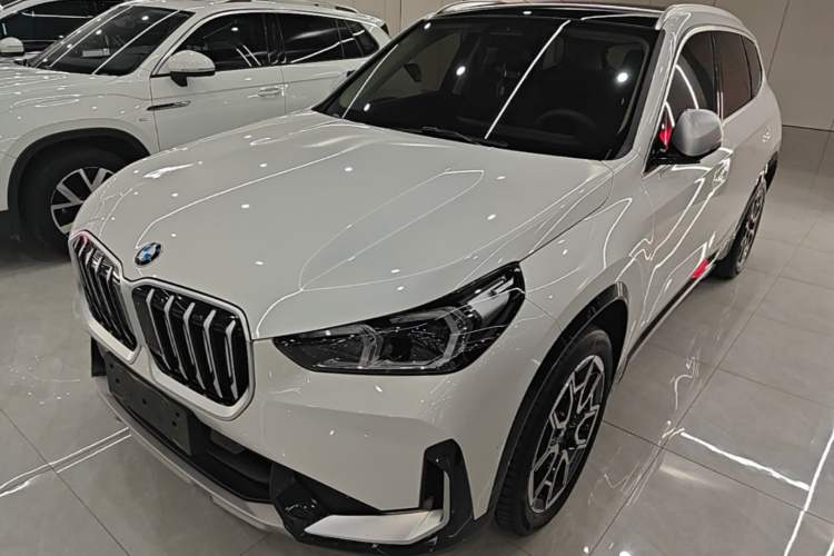 BMW X1 2023 — фото 1