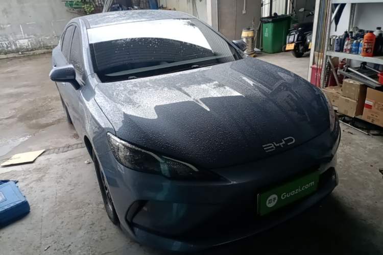 BYD Seal 05 DM-i 2025 — фото 3