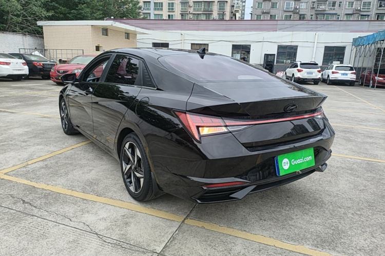 Hyundai Elantra 2021 — 4