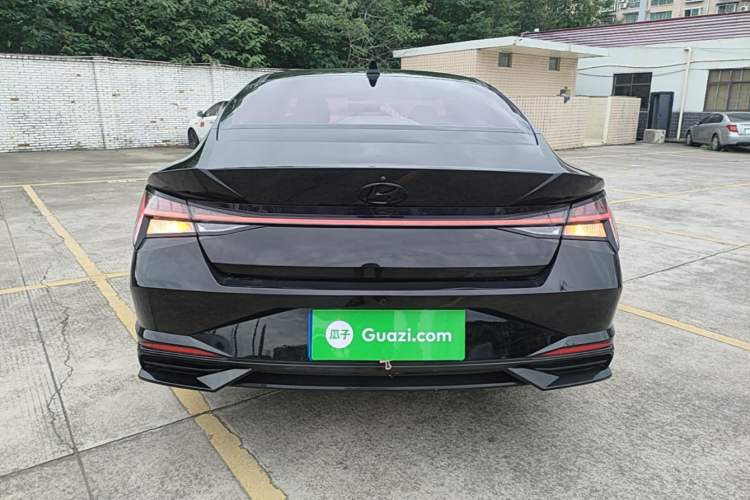 Hyundai Elantra 2021 — 5