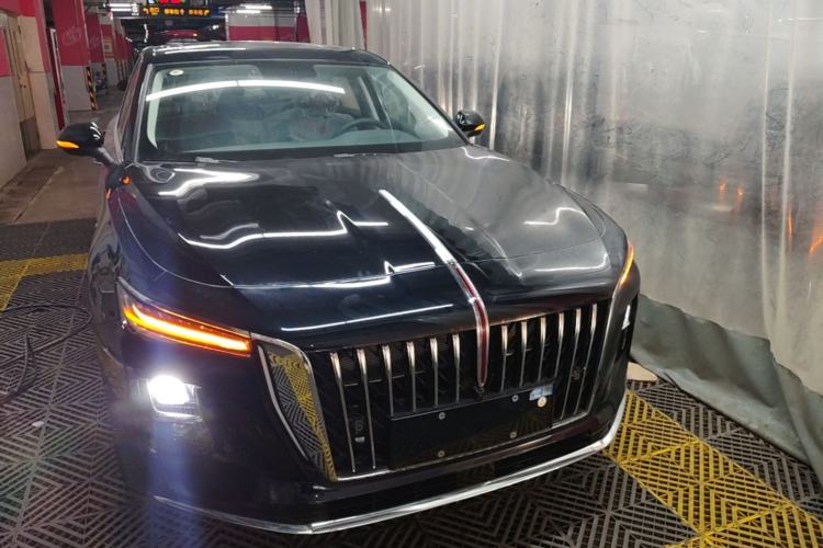 Hongqi H5 2025 — 2