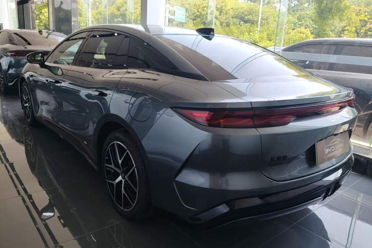 BYD Han L 2025 — 4