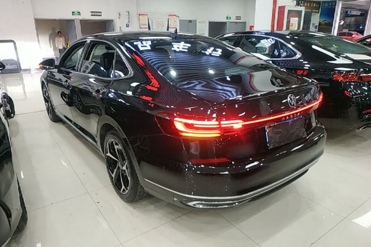 Volkswagen Passat 2025 — 4