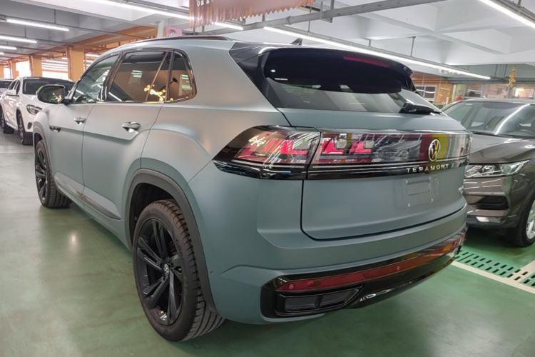Volkswagen teramont x 2023 — фото 4