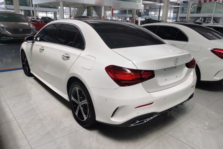 Mercedes-Benz A 200 L 2024 — фото 4
