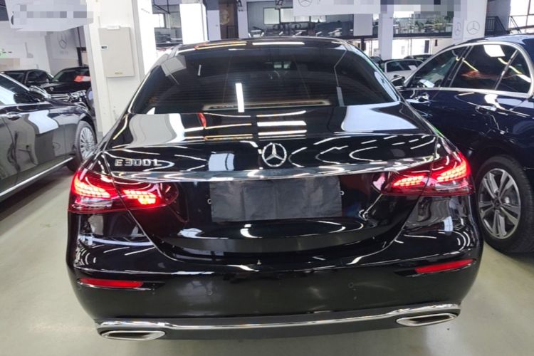 Mercedes-Benz E 300 L 2023 — 5