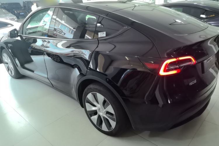 Tesla Model Y 2022 — фото 4