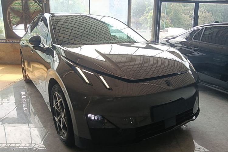 Lynk & Co Z20 2025 — 3