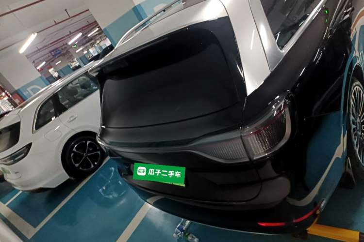 AITO M9 2025 — 5