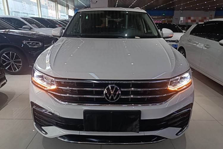 Volkswagen Tiguan L 2022 — фото 2