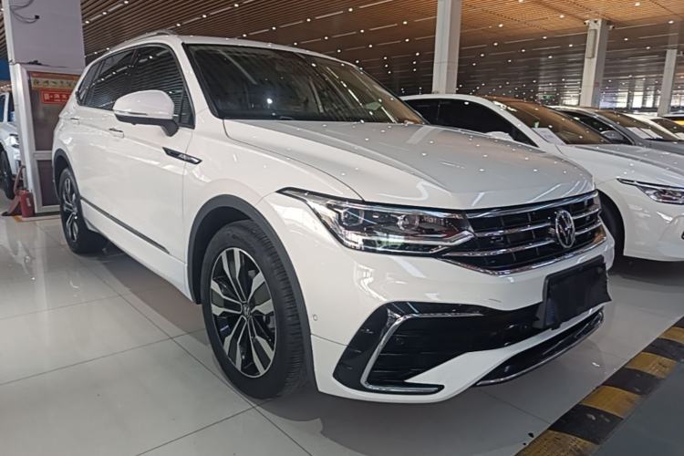 Volkswagen Tiguan L 2022 — фото 3