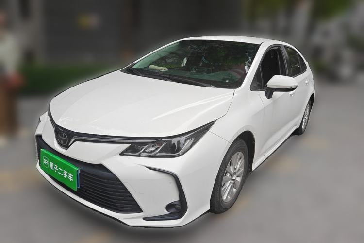 Toyota Corolla 2021 — фото 1