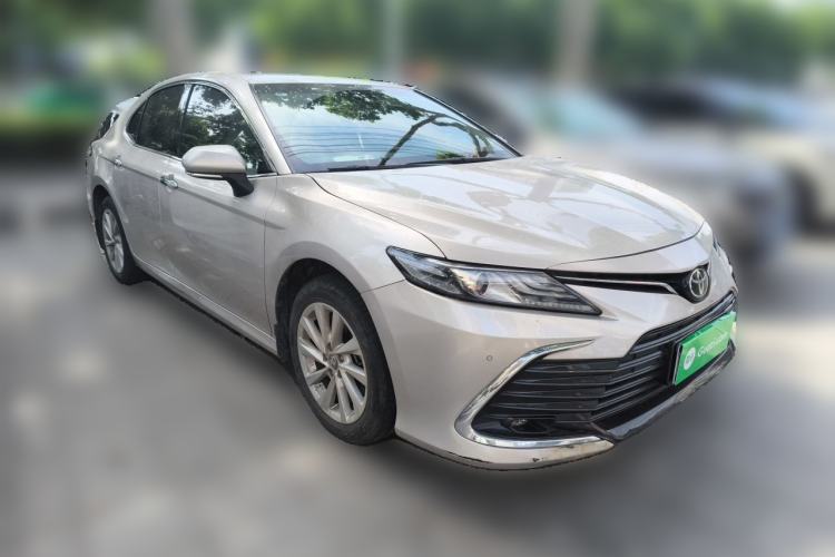 Toyota Camry 2021 — 3
