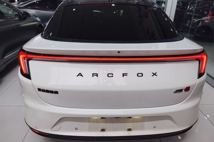 Arcfox Alpha S 2022 — 5
