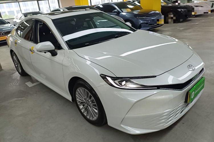 Toyota Camry 2026 — 3