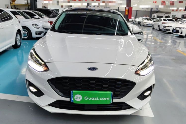 Ford Focus 2021 — 2