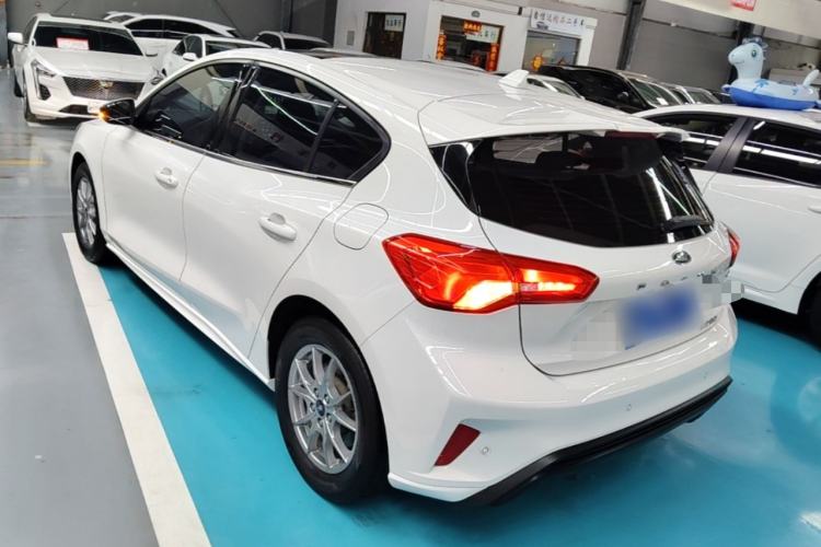 Ford Focus 2021 — 4
