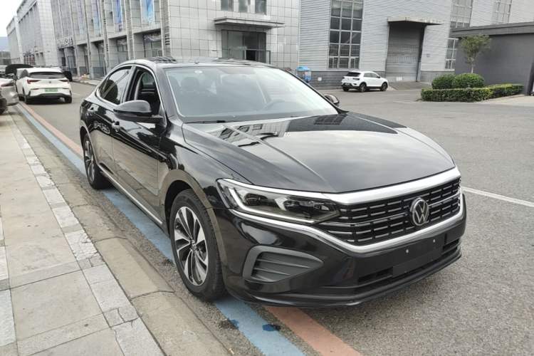 Volkswagen Passat 2025 — 3