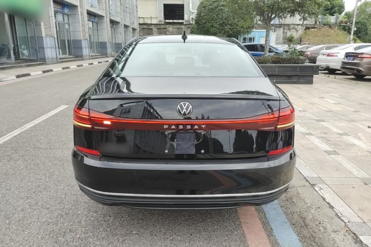 Volkswagen Passat 2025 — 5