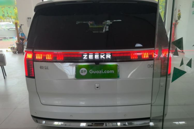 Zeekr 009 2024 — 5