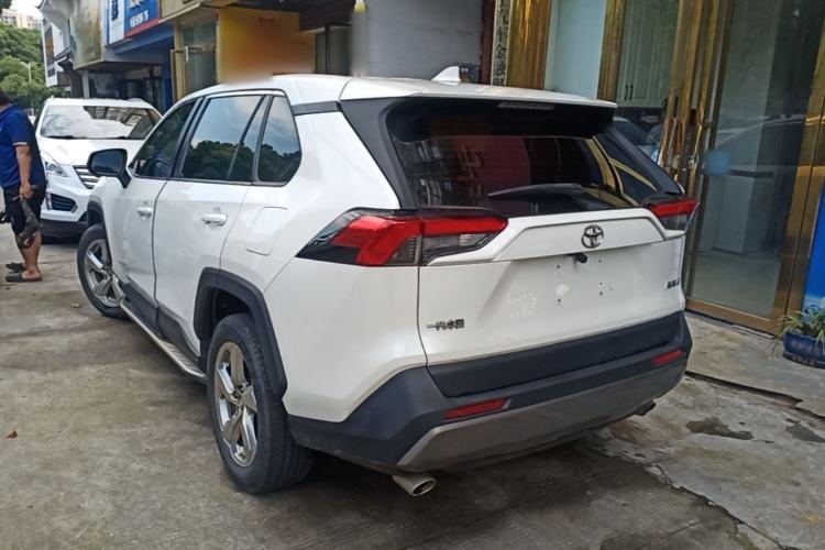 Toyota RAV4 2020 — 4