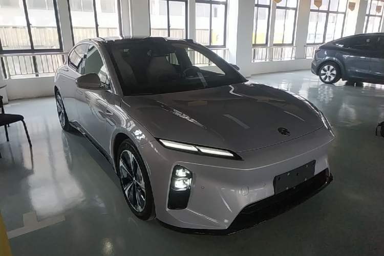 NIO ET5 2025 — 3
